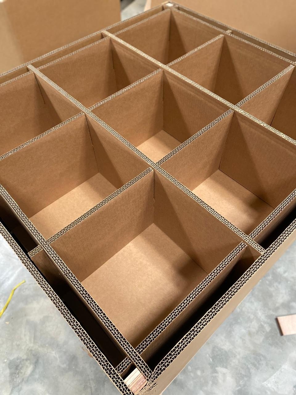 Nine-cell corrugated compartment insert