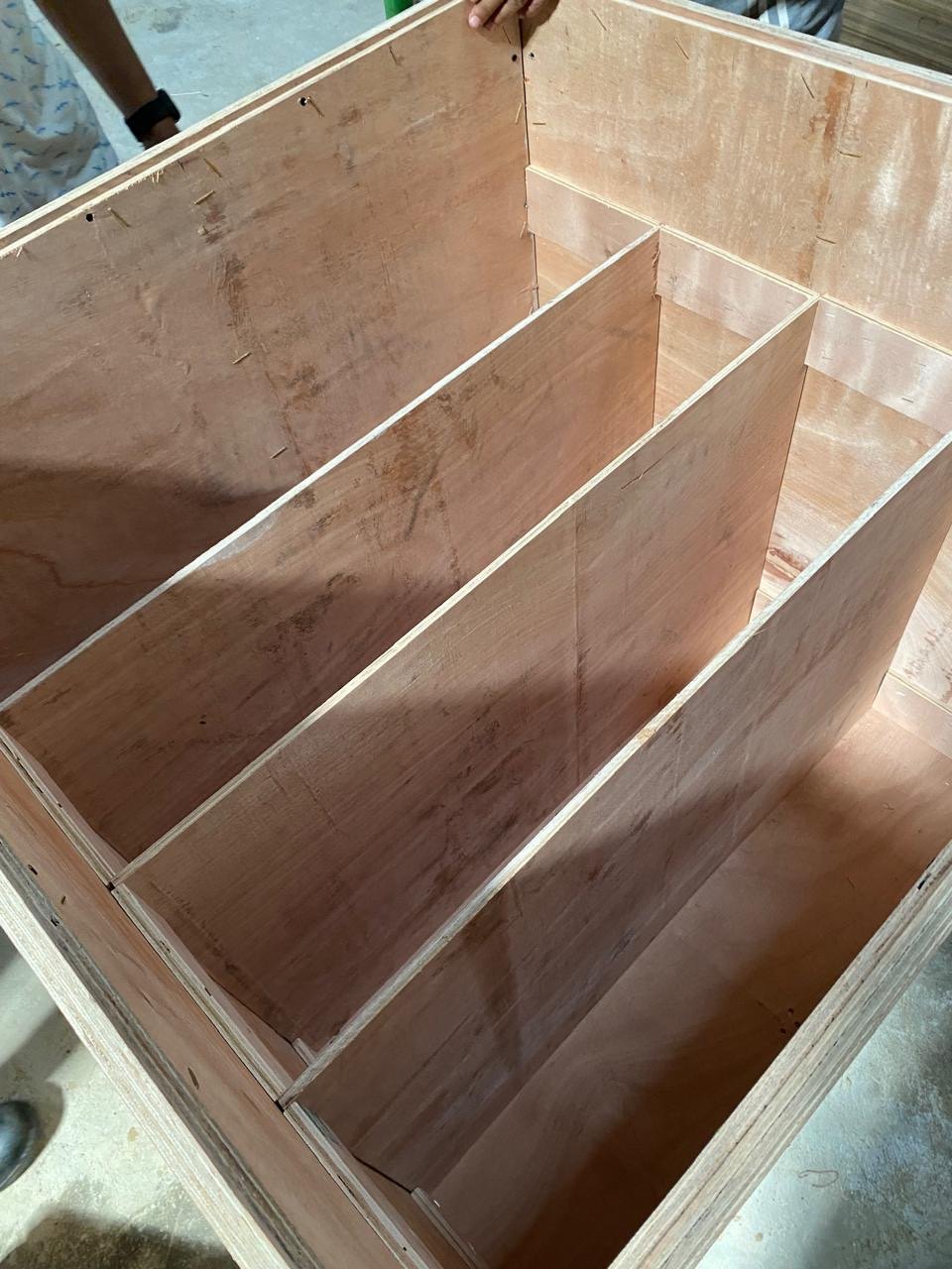 Plywood crate with internal divider compartments